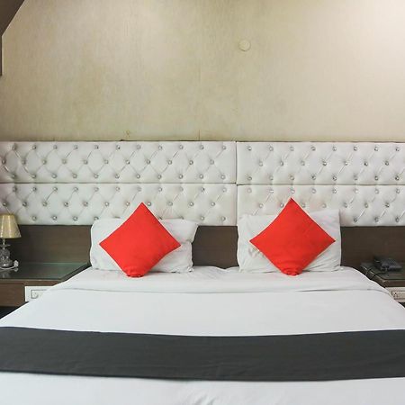 Hotel O Parktel Indirapuram Exterior foto