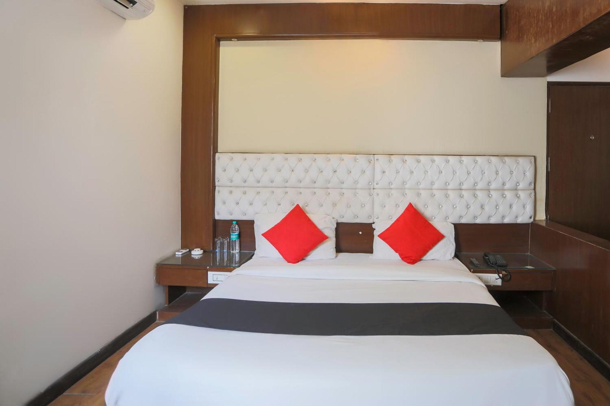 Hotel O Parktel Indirapuram Exterior foto