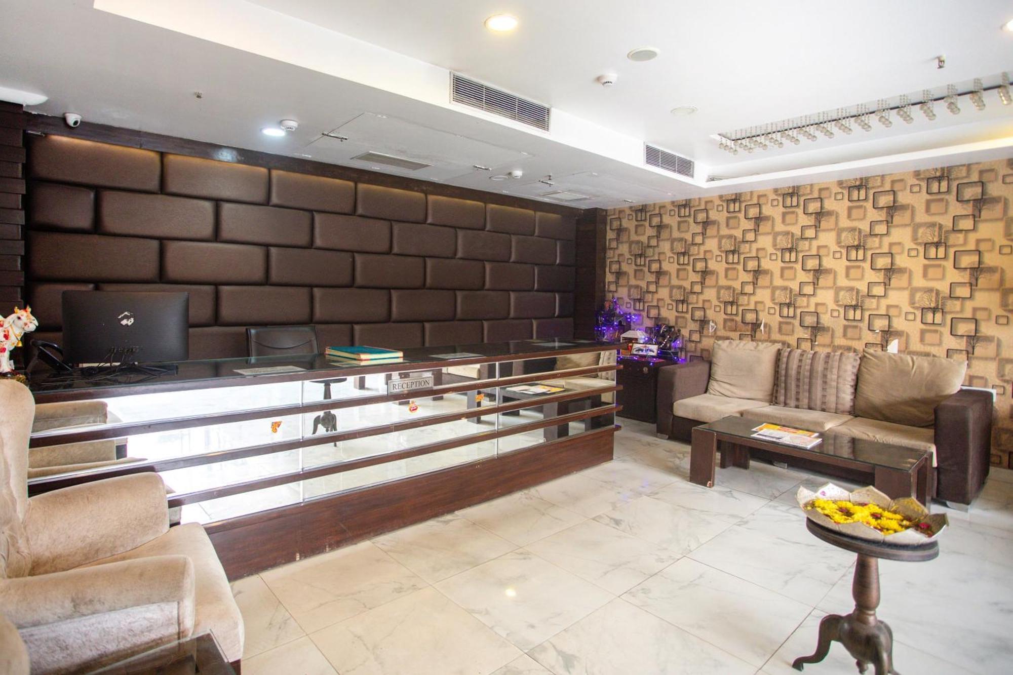 Hotel O Parktel Indirapuram Exterior foto